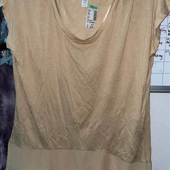 Women’s dressy shirt. - Picture 1 of 2